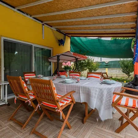 Pleasant With Private Pool Surrounded By Nature In Lägenhet